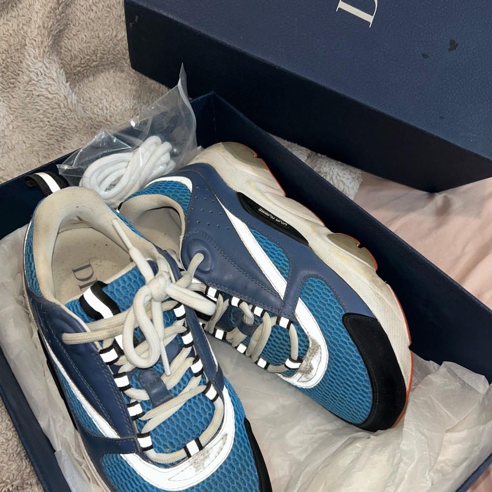 DIOR SNEAKER SIZE 39 (Women 38) UNISEX